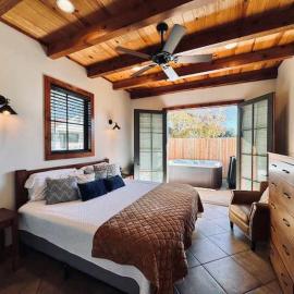 Little Dutch Cabin #1 - 12 min to Magnolia-Baylor, hotel a Bellmead