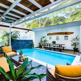 Private Pool Villa, Walk to Beach & Dining