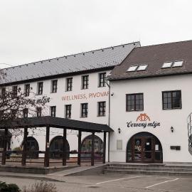 Červený Mlýn – hotel w mieście Tišnov