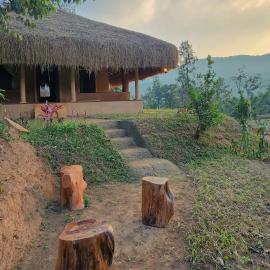 Nelli Mud Village, hotell i Thirunelli