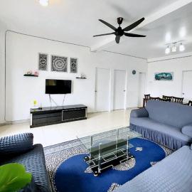 Tiara Homestay 2 with 3 Bedroom, Unlimited Wifi - Brinchang