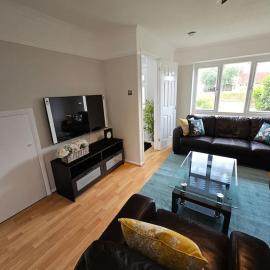 Delightful home in serene locale, hotel a Ash