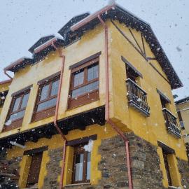 Casa Begoña, hotell i Igüeña