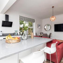 Chic 2-Bed Retreat in the Heart of Oakwood!, hotel in Roundhay