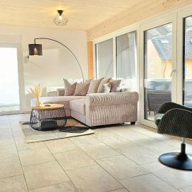 Weil am Rhein I Design-Apartment I Klimaanlage I Balkon I Boxspring, hotel in Weil am Rhein