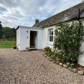 Dalvey Ploughmans Cottage, hotel in Forres