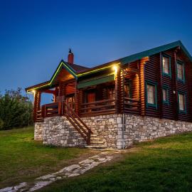 Mountain Escape Chalet, hotell i Karpenisi