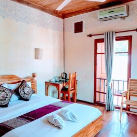 Ireenkevin guesthouse, hotel in Luang Prabang