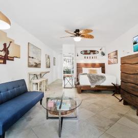 Kona Islander Inn - Prime Downtown Location with Hot Tub, Pool & Beach