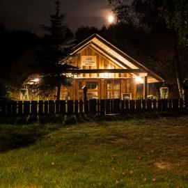 Jaśkowa Stodoła, hotell i Adamów