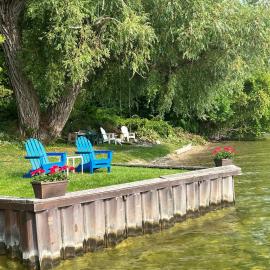 Latitude Adjustment, hotel Traverse Cityben