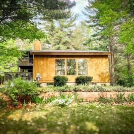 Leelanau Pines, hotel a Suttons Bay