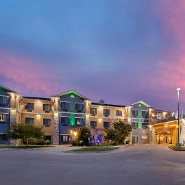 Best Western Plus Emerald Inn & Suites, hotel i Garden City