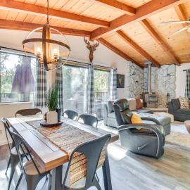 1 Mi to Pine Mountain Lake Marina: Yosemite Cabin!