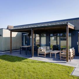 Lakeside Bliss in Friesland, hotel in Delfstrahuizen