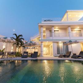 Alesea Oeste La Union Private Beachfront Villa Jacuzzi Heated Pool, хотел в Сан Фернандо