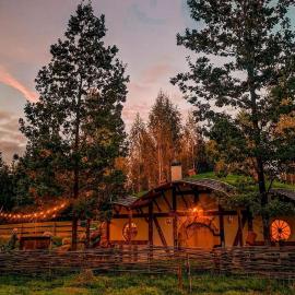 Hobbit house: Tīnūži şehrinde bir otel