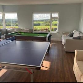 Tranquil countryside farmhouse stay: Thurles şehrinde bir otel