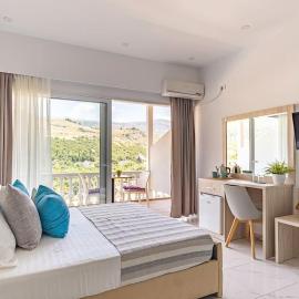 Luxury Room 2 - Vila Goro w Pool, Parking and more