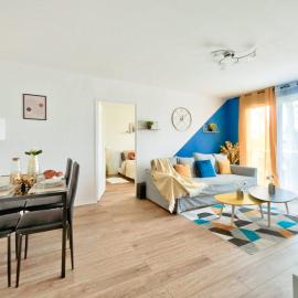 Le Cosy Yellow Appartement lumineux à 5 min de la Gare d'Evry avec parking gratuit