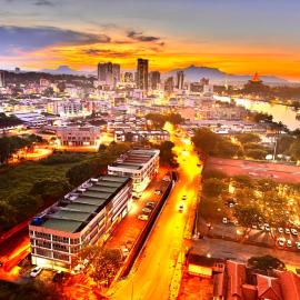 Riverine High Floor Luxury Stay 4 pax Waterfront View from Balcony, hôtel à Kuching