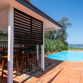 Lakefront House - INEA Retreat