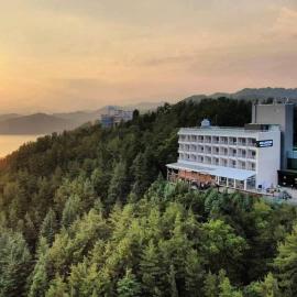 Asia Lakeside Hotel、チンジュのホテル