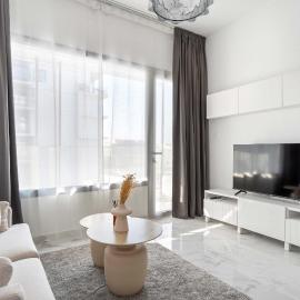 Silkhaus Vacation Homes Chic 1BDR in Oasis Tower in Masdar City, Hotel in Yas Island