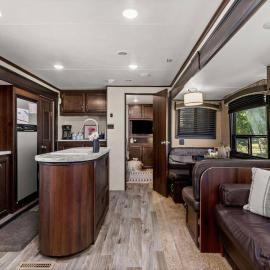 Pets Welcome Spacious RV Sleeps 7 + River Access, hotel sa New Braunfels