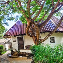 Bushbaby Cottage Diani Beach, Private Tropical Garden Escape