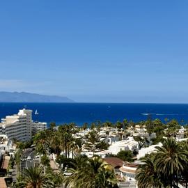 Heart of Las Americas Charming Beach Apartment Tenerife, hotel in Costa de Adeje