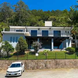 Casa com vista para o mar em Governador Celso Ramos
