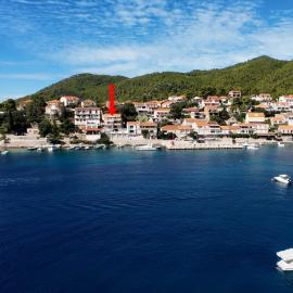 Apartments by the sea Brna, Korcula - 10057, hotel in Smokvica