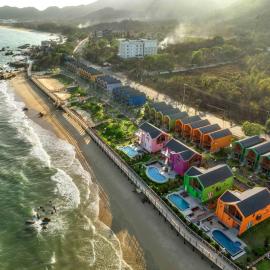 Trân Châu Beach & Resort, hotel in Bà Rịa