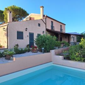 Ai Demani, Pollina Villa con piscina