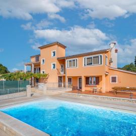 Holiday Home Ulika by Interhome, hotelli kohteessa Golaš