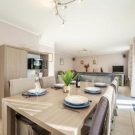 Holiday Home Vissershuisje 9-18 with parking by Interhome, hotel din Mispelburg