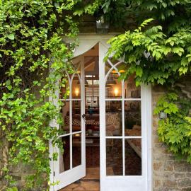 Charming Old Schoolroom, hotel in Daventry