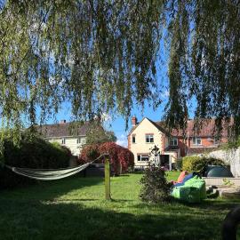 King Arthur's Rest House, Hot Tub & Garden Sleeps 10, hotel i South Cadbury