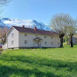Jovollstua i Eresfjord med båt til leie, hotel a Øverås