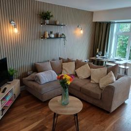 Sunlit garden bungalow