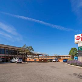 Best Western Plus Raton Hotel，拉頓的飯店