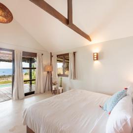 3BR Beachfront Villa, Pool, Garden, Surf Spot, хотел в Catangnan