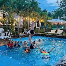 Palafita Bungalow, hotel in Phong Nha