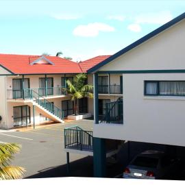 Academy at Botany Motor Inn, hotel din Auckland