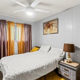 ShaligoHomes Sunset Room On 6th Ave، فندق في أنكوراج