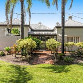 The Swan Valley Hotel, מלון בHenley Brook
