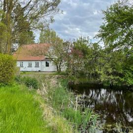 Æblehuset- landhus med fred&ro lige ved gadekæret, hotel em Errindlev