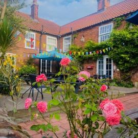 Sutton Staithe Hotel, hotel Suttonban