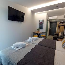 Nefeli Luxury Studios, hotel in Kamena Vourla